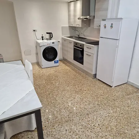 Ganaj Corso Italia 89 לינה וארוחת בוקר 3*