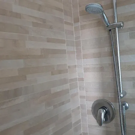 Ganaj - Corso Italia 89 - Bed and Breakfast